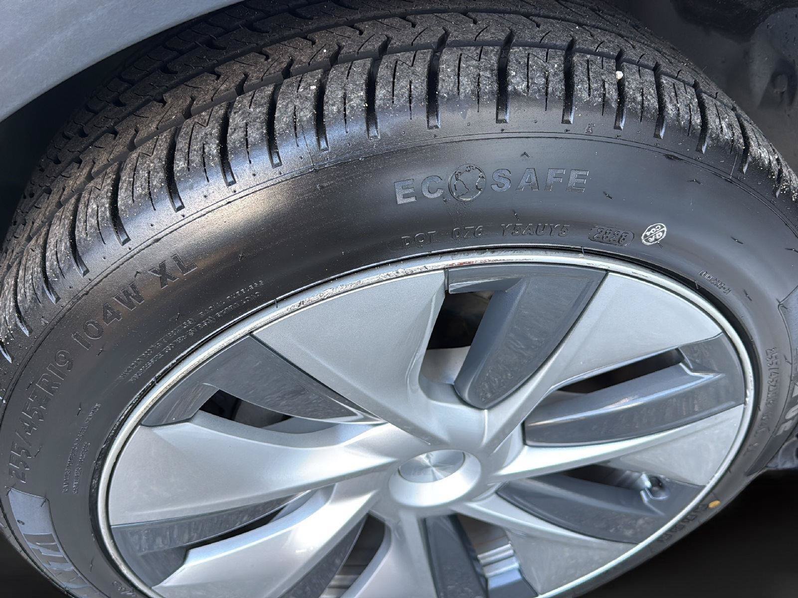 Used 2022 Tesla Model Y Long Range AWD/4WD image 13
