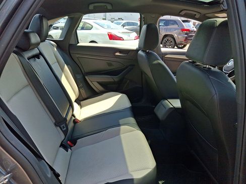 Used 2021 Volkswagen Jetta R-Line FWD image 15