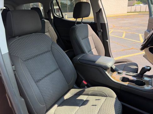 Used 2018 GMC Acadia SLE w/ LPO, Floor Liner Package FWD image 27