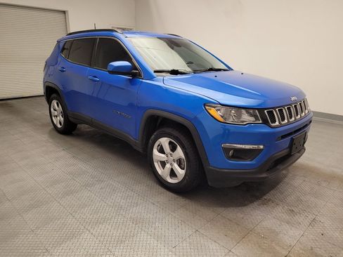 Used 2018 Jeep Compass Latitude w/ Cold Weather Group AWD/4WD image 13
