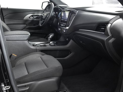 Used 2023 Chevrolet Traverse LT FWD image 40