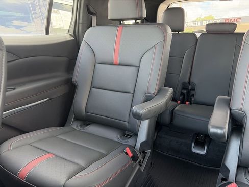 Used 2024 Chevrolet Traverse RS w/ LPO, Floor Liner Package AWD/4WD image 34