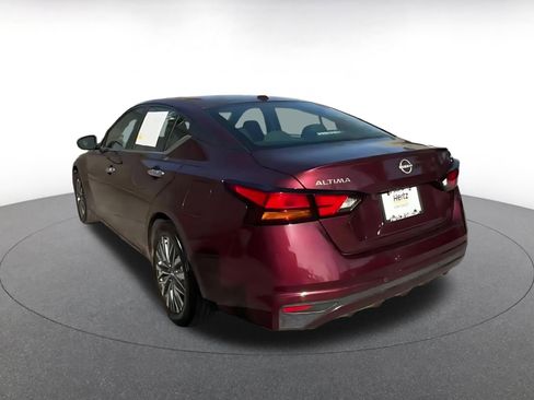 Used 2025 Nissan Altima 2.5 SV image 10