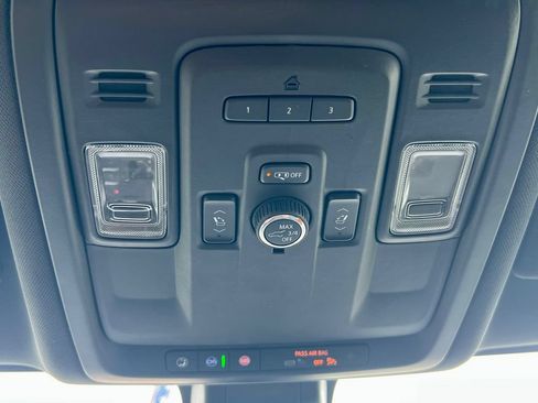 Used 2021 Chevrolet Tahoe RST w/ Luxury Package AWD/4WD image 34