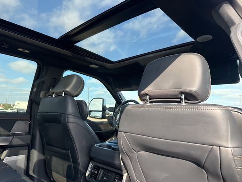 Used 2024 Ford F250 Platinum image 15