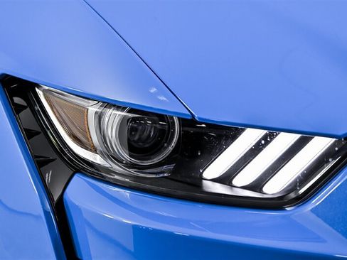 Used 2022 Ford Mustang Shelby GT500 w/ Carbon Fiber Track Pack RWD image 5