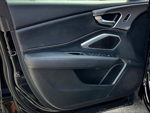 Used 2025 Acura RDX SH-AWD image 25