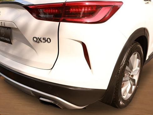 Used 2021 INFINITI QX50 Luxe w/ Accent Package FWD image 3