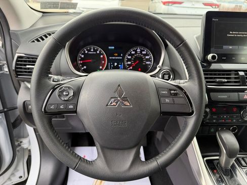 Used 2023 Mitsubishi Eclipse Cross SE image 15