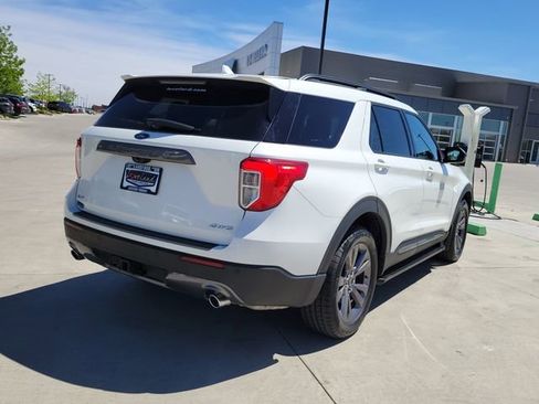 Certified 2023 Ford Explorer XLT w/ Equipment Group 202A AWD/4WD image 3