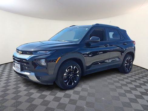Used 2023 Chevrolet TrailBlazer LT FWD image 3