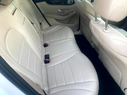 Used 2018 Mercedes-Benz GLC 300 4MATIC image 19