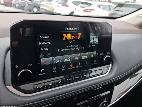 Used 2022 Nissan Rogue SL w/ SL Premium Package image 18