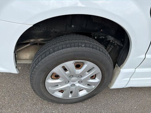 Used 2016 Dodge Grand Caravan SE w/ Quick Order Package 29E SE image 30