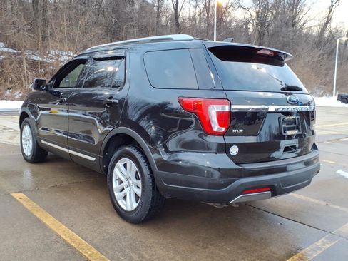 Used 2019 Ford Explorer XLT image 5