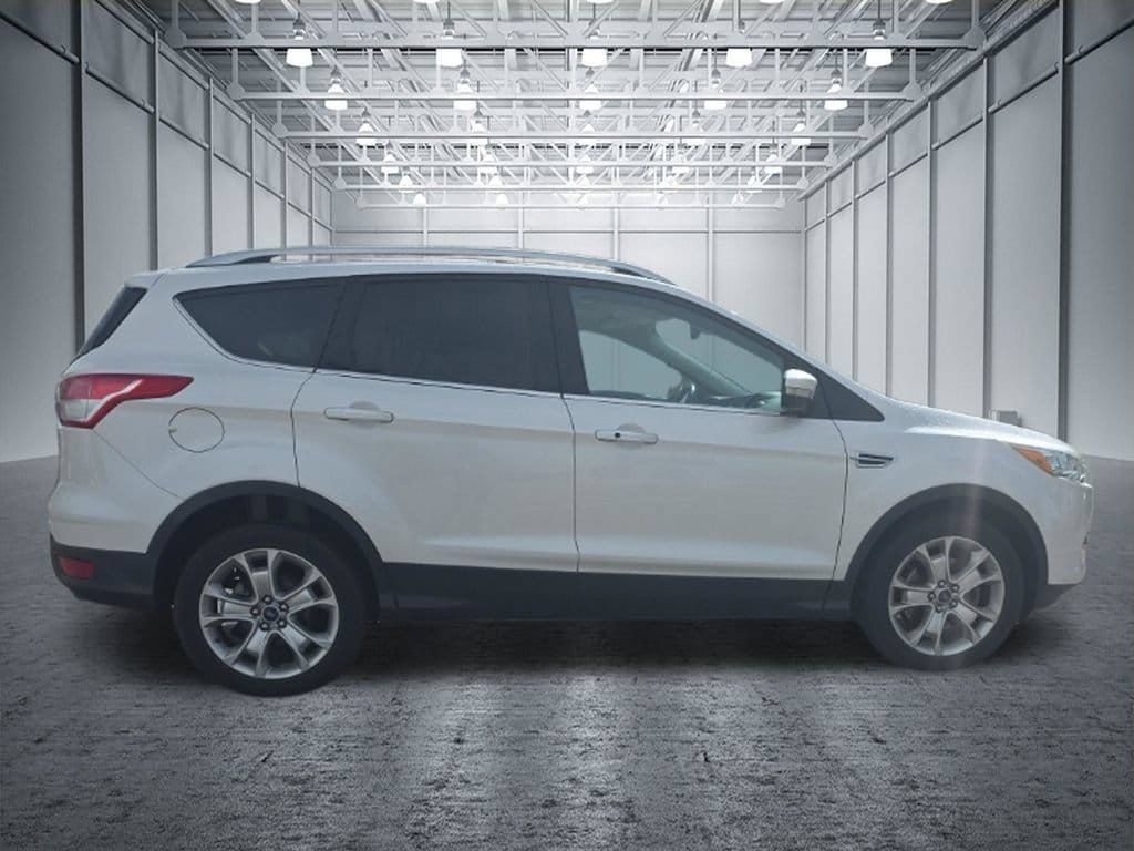 Used 2016 Ford Escape Titanium w/ Equipment Group 301A AWD/4WD image 8