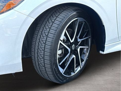 Used 2025 Nissan Sentra SR w/ SR Premium Package FWD image 24