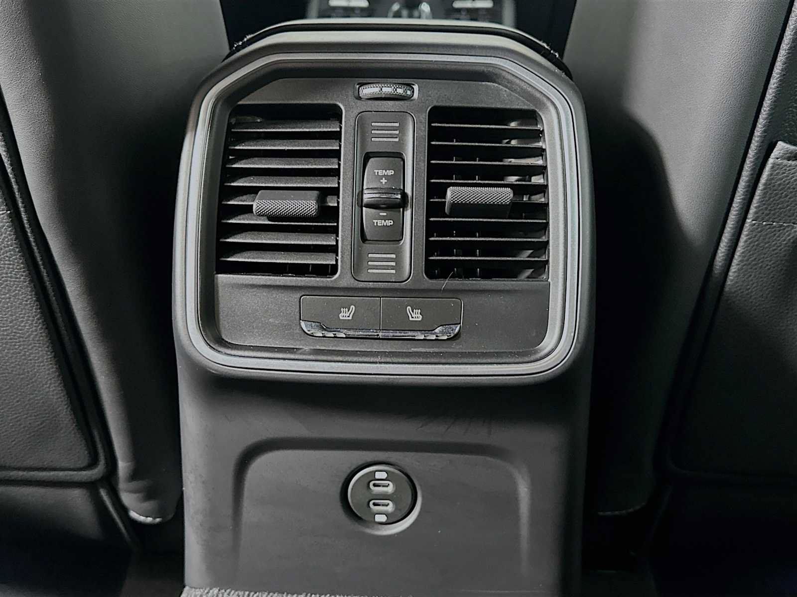 Certified 2026 Porsche Macan AWD/4WD image 26
