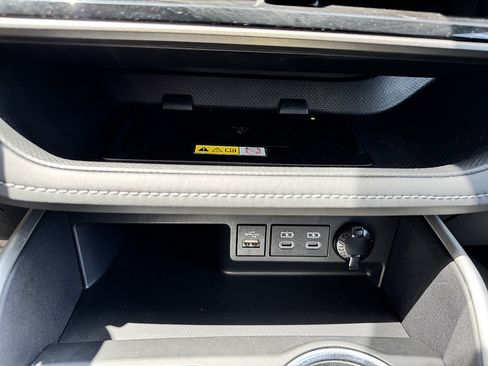 Used 2023 Toyota Highlander XLE AWD/4WD image 21