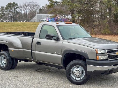 Used 2006 Chevrolet Silverado 3500 Work Truck w/ Snow Plow Prep Package image 10