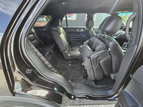 Used 2013 Ford Explorer XLT FWD image 33
