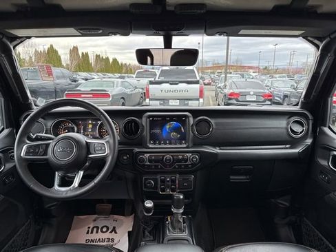 Used 2023 Jeep Gladiator Overland image 18