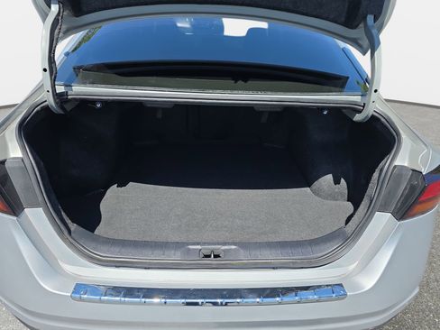 Used 2022 Nissan Altima 2.5 SR FWD image 12
