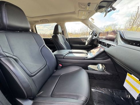 Certified 2026 INFINITI QX80 Pure AWD/4WD image 27