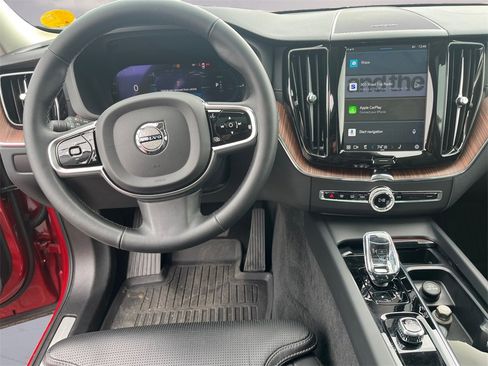 Used 2024 Volvo XC60 T8 Ultimate image 10