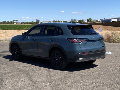 Used 2025 Honda HR-V Sport image 5