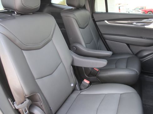 Used 2024 Cadillac XT6 Sport w/ Technology Package AWD/4WD image 28