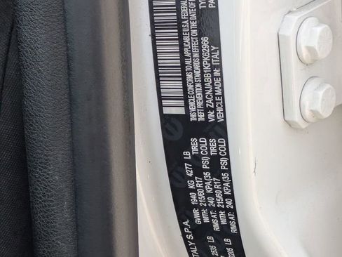 Used 2019 Jeep Renegade Latitude image 24