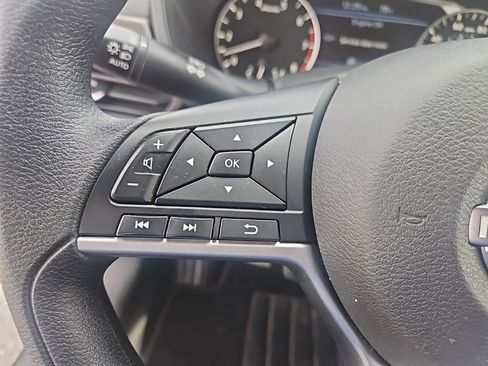 Used 2024 Nissan Altima 2.5 SV image 18