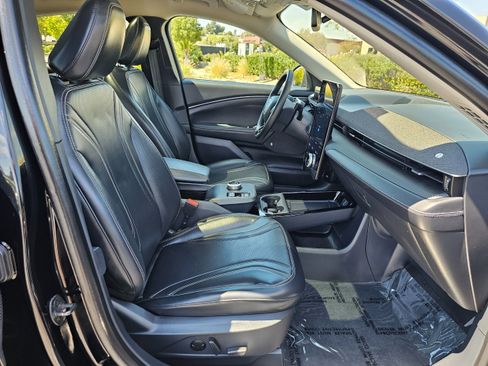 Used 2023 Ford Mustang Mach-E Premium AWD/4WD image 31