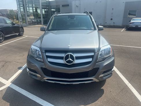 Used 2015 Mercedes-Benz GLK 350 4MATIC image 2