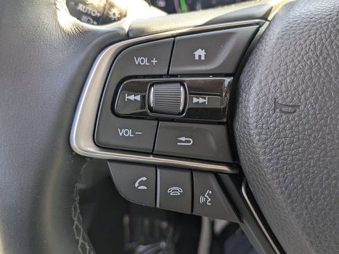 Used 2018 Honda Accord Touring image 11