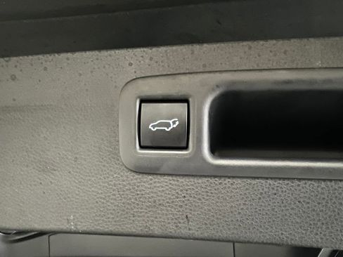 Certified 2025 Toyota Highlander XLE image 48