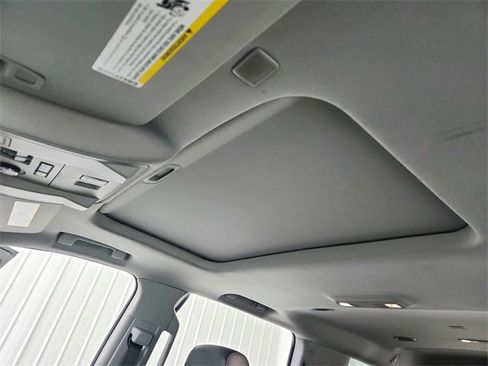 Used 2020 Cadillac Escalade Luxury image 23