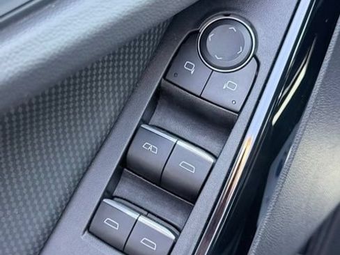 Used 2025 Chevrolet Equinox RS AWD/4WD image 21