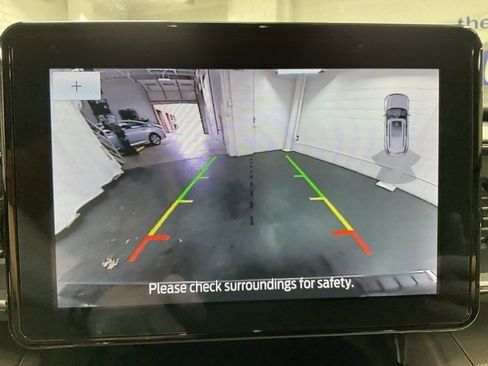 Used 2022 Ford Explorer XLT w/ Equipment Group 202A image 29