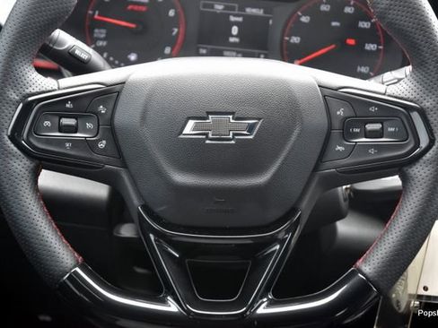 Used 2026 Chevrolet Trax RS w/ Sunroof Package FWD image 17