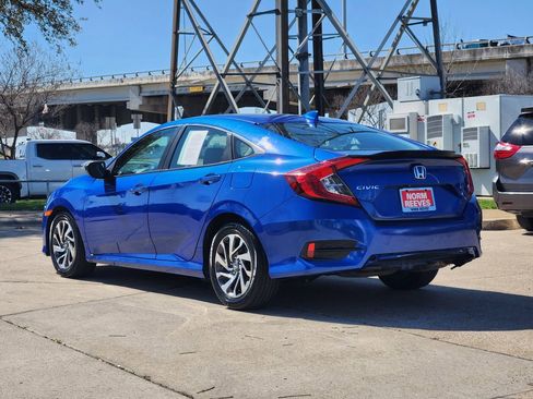 Used 2018 Honda Civic EX image 4