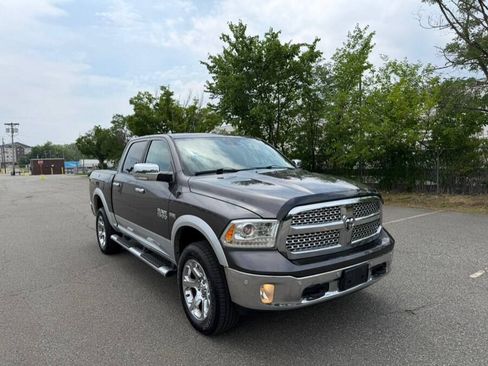 Used 2014 RAM 1500 Laramie w/ Convenience Group AWD/4WD image 2