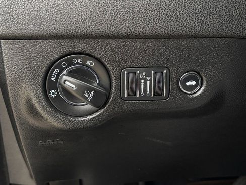 Used 2023 Chrysler 300 S image 23