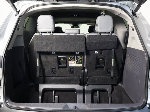 Used 2024 Toyota Sienna XLE image 15