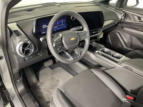 New 2026 Chevrolet Equinox EV LT FWD image 3