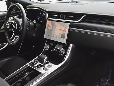 Used 2023 Jaguar XF R-Dynamic SE image 34