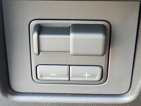 New 2026 GMC Canyon Elevation w/ Convenience Package RWD image 15