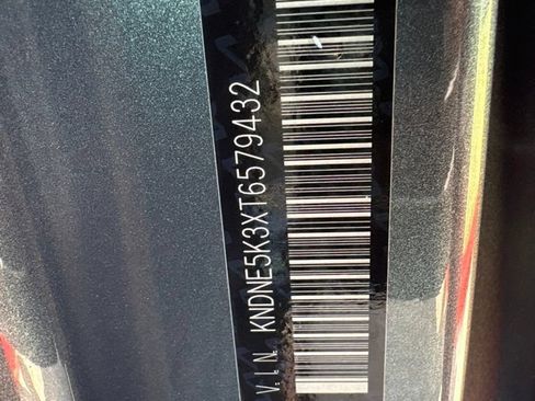 Used 2026 Kia Carnival SX w/ SX Dark Edition Package FWD image 23