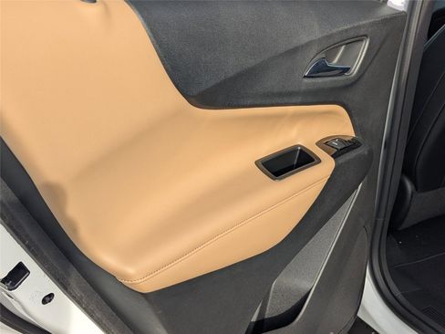 Used 2022 Chevrolet Equinox Premier image 12